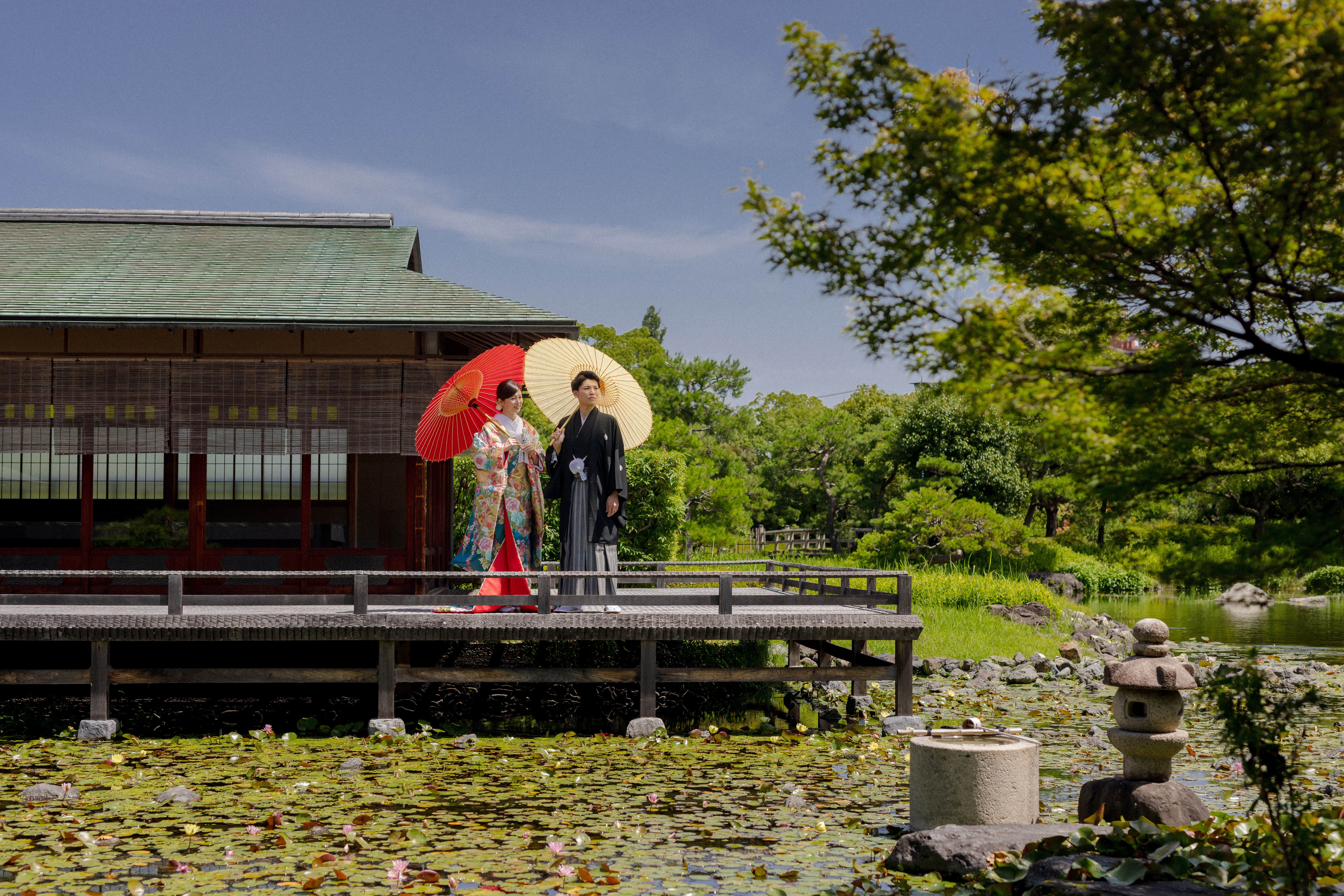 和装，前取り，白鳥庭園，フォトウエディング，色打掛